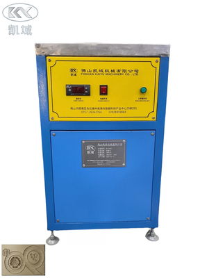 Máy dán nhãn silicone PVC chính xác OEM cho việc tạo nhãn hiệu