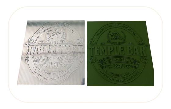 Giá tốt. Nhãn mực đúc gốm silicone tùy chỉnh cho nhãn may mặc trực tuyến