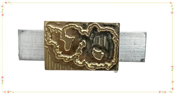 Giá tốt. Nhãn mực đúc cao su silicone chuyên nghiệp để đánh dấu vải trực tuyến