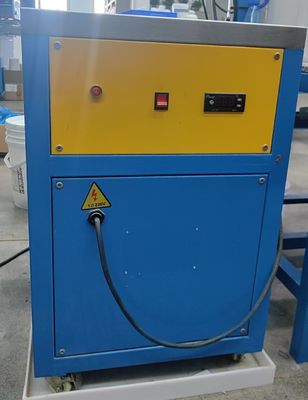 Máy dán nhãn silicon sáng tạo với tủ đông khuôn để sản xuất nhãn quần áo nhanh chóng và nhất quán